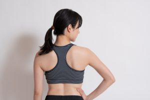 トレーナーが教える 広背筋の筋トレ ストレッチ 自重トレーニングの鍛え方とは 女性の後ろ姿を綺麗にするポイント パーソナルジム検索サイト ジムカツ